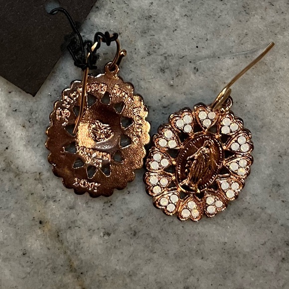 VIRGIN SAINTS & ANGELS BRINGING HER HOME CHARM EARRINGS - Picture 3 of 6